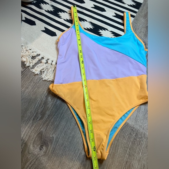 NEW Roxy Colorblock Party One Piece Swimsuit Medium - Picture 7 of 8